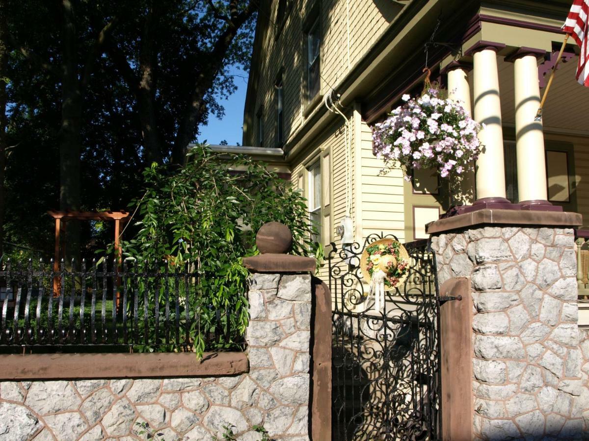 Manheim Manor Bed & Breakfast Esterno foto